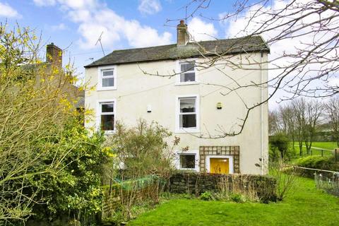 2 bed property, in St Helens Street, £135,000