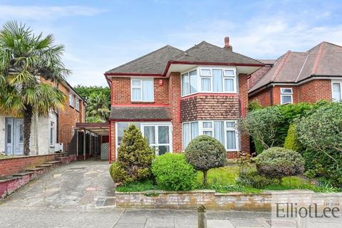 3 bed property, in Bengeworth Road, £800,000