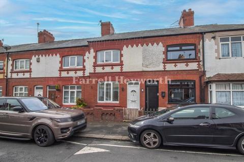 2 bed property, in Newcastle Avenue, £105,000