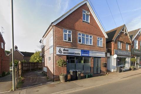 3 bed property, in Haslemere GU27, £650,000