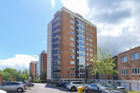 1 bed property, in Lakeside Rise, £75,000