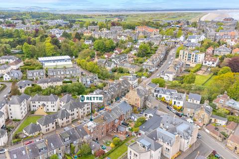 2 bed property, in Bridge Street, £399,000
