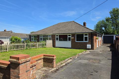 2 bed property, in Capel Street, £300,000