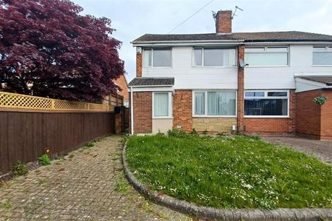 3 bed property, in Debra Close, £155,000
