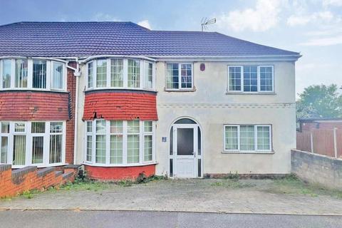 3 bed property, in Neville Road, £180,000