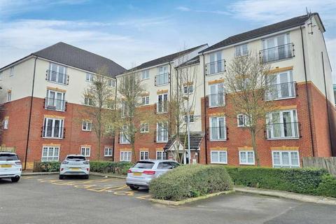 2 bed property, in Kilmaine Avenue, £90,000