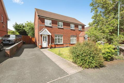 3 bed property, in Anstey Croft, £190,000