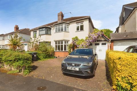 3 bed property, in Cropthorne Road, £400,000