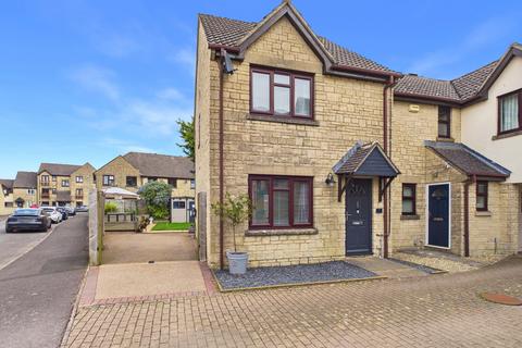 3 bed property, in Woodhouse Close, £350,000