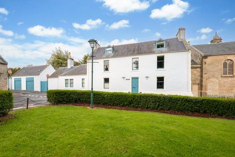 5 bed property, in Alpin House, £400,000