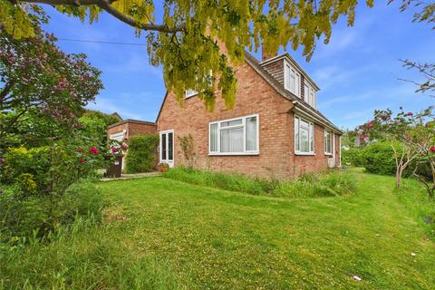 2 bed property, in Albany Road, £350,000