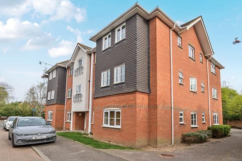 1 bed property, in Doctors Acres, £200,000