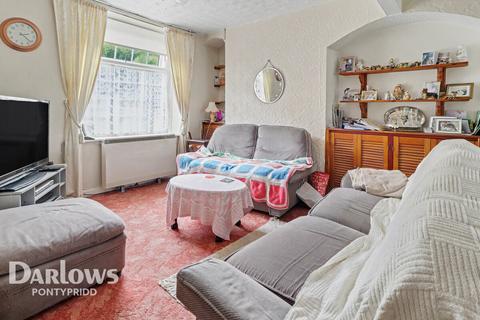 3 bed property, in Rockingstone Terrace, £140,000