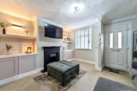 2 bed property, in Williamsons Lane, £110,000