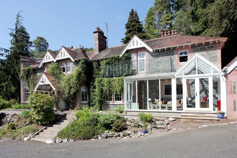 5 bed property, in St Fillans, £865,000