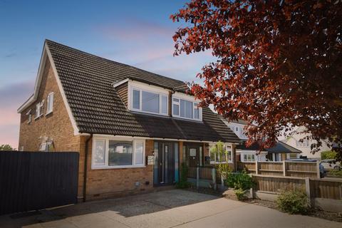 3 bed property, in Church Street, £550,000