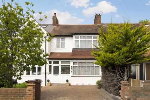 3 bed property, in Maycross Avenue, £665,000