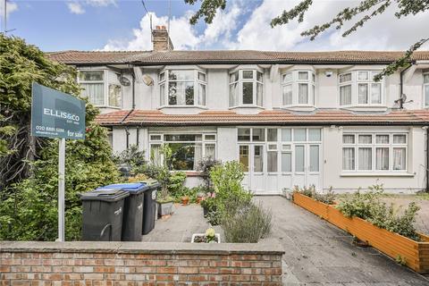 3 bed property, in Tewkesbury Terrace, £635,000