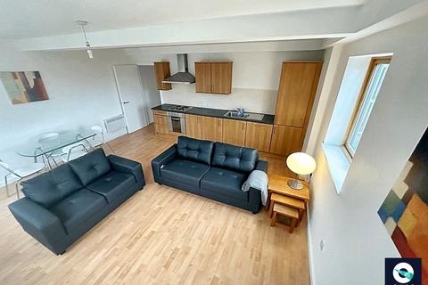 2 bed property, in Argyle Street, £125,000