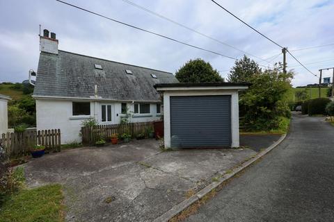 4 bed property, in Derbys Lane, £350,000