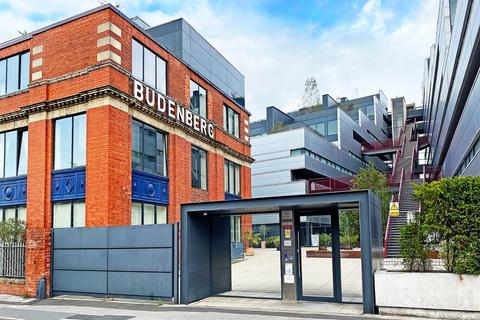 2 bed property, in Haus 2, £190,000