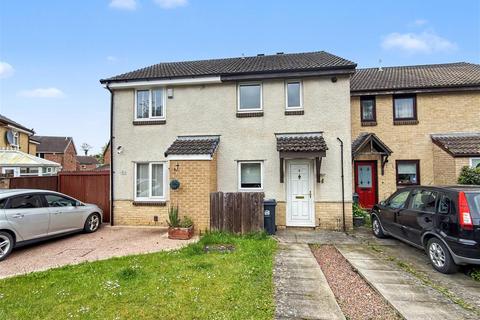2 bed property, in Amiens Close, £119,950