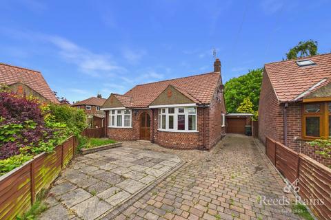 2 bed property, in Bedale Avenue, £280,000