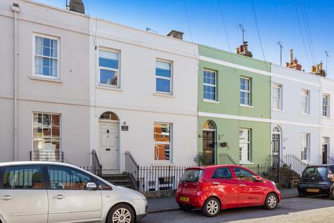 2 bed property, in St. Phillips Street, £550,000