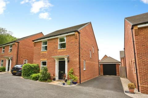 4 bed property, in Squirrel Close, £370,000