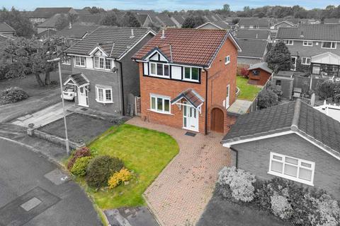 3 bed property, in Aviemore Drive, £270,000