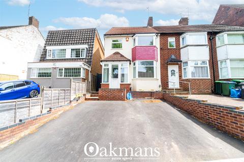 3 bed property, in Moat Road, £300,000