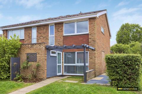 3 bed property, in Fully Refurbished & Rarely Available, £495,000