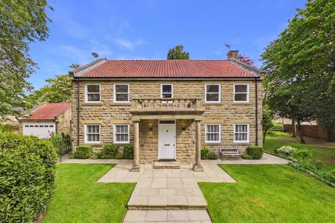 5 bed property, in West Lodge Gardens, £995,000