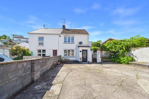 3 bed property, in Hebron Close, £210,000