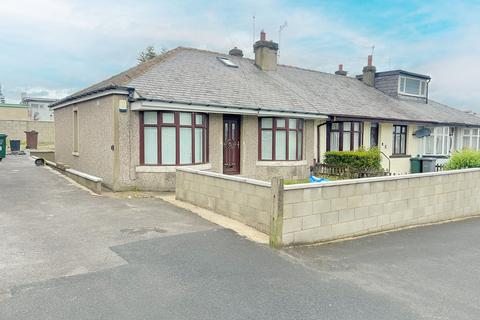 2 bed property, in Hawes Terrace, £140,000