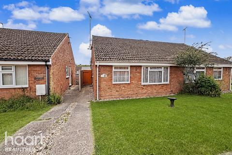2 bed property, in Nether Court, £300,000
