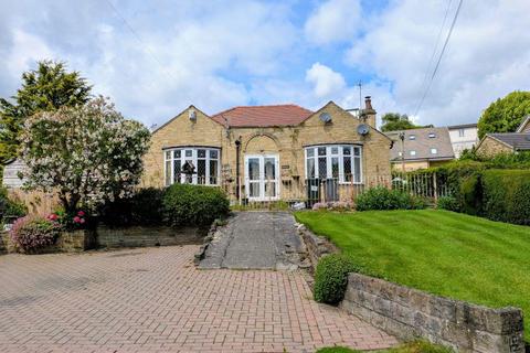 2 bed property, in Brook Lea, £195,000