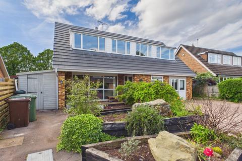 4 bed property, in Overross Close, £475,000