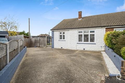 3 bed property, in Prentis Close, £390,000