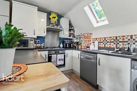 2 bed property, in Henfrey Drive, £170,000