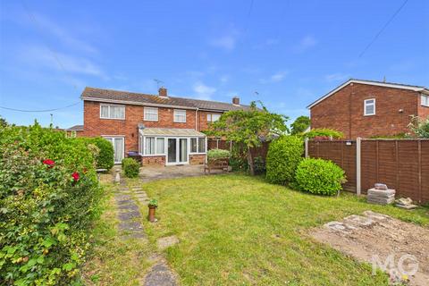 3 bed property, in Oakes Road, £230,000