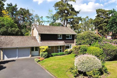 4 bed property, in Dinorben Close, £900,000