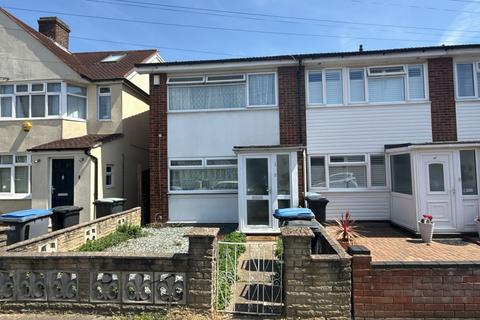 3 bed property, in 23D Devonshire Road N9, £520,000