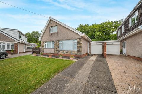 3 bed property, in Linden Close, £294,950