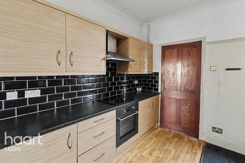3 bed property, in Canal Lane, £170,000