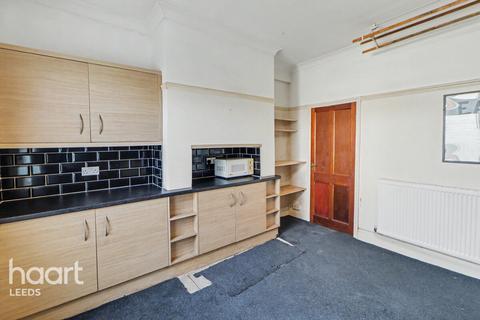 3 bed property, in Canal Lane, £170,000