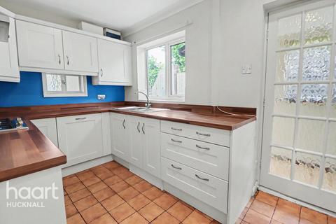2 bed property, in Wordsworth Avenue, £200,000