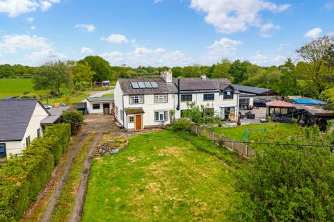 3 bed property, in The Nook, £475,000