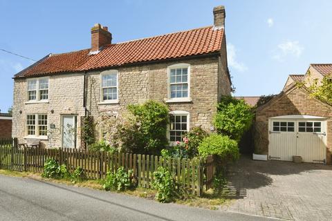 5 bed property, in Church Lane, £600,000