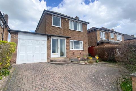 3 bed property, in Woodlands Road, £335,000